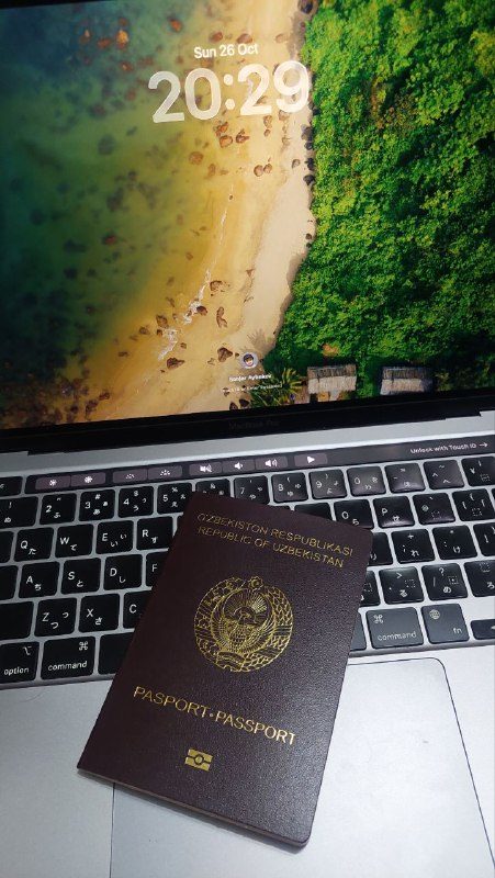 Sanjar Ali Aybekov tomonidan joylangan rasm, uchish belgisi bilan birga keladigan qisqa post