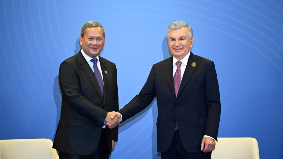 Shavkat Mirziyoyev meeting the Prime Minister of Cambodia